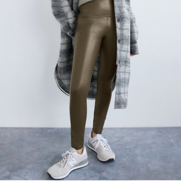 Aritzia Wilfred Green Daria Vegan Faux Leather Leggings Pants High Waisted Rise - Picture 11 of 11